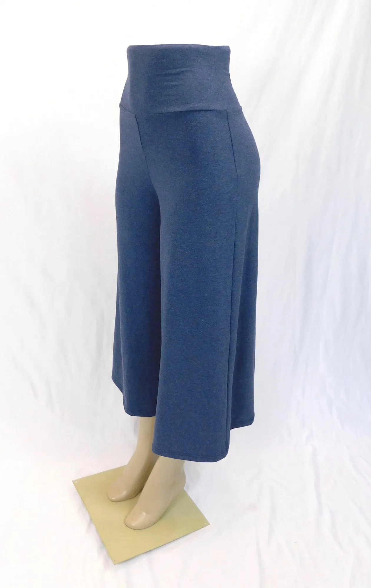 Bamboo Xtra Wide Long 25" Capri Pant Mid-Weight - Heather Lake