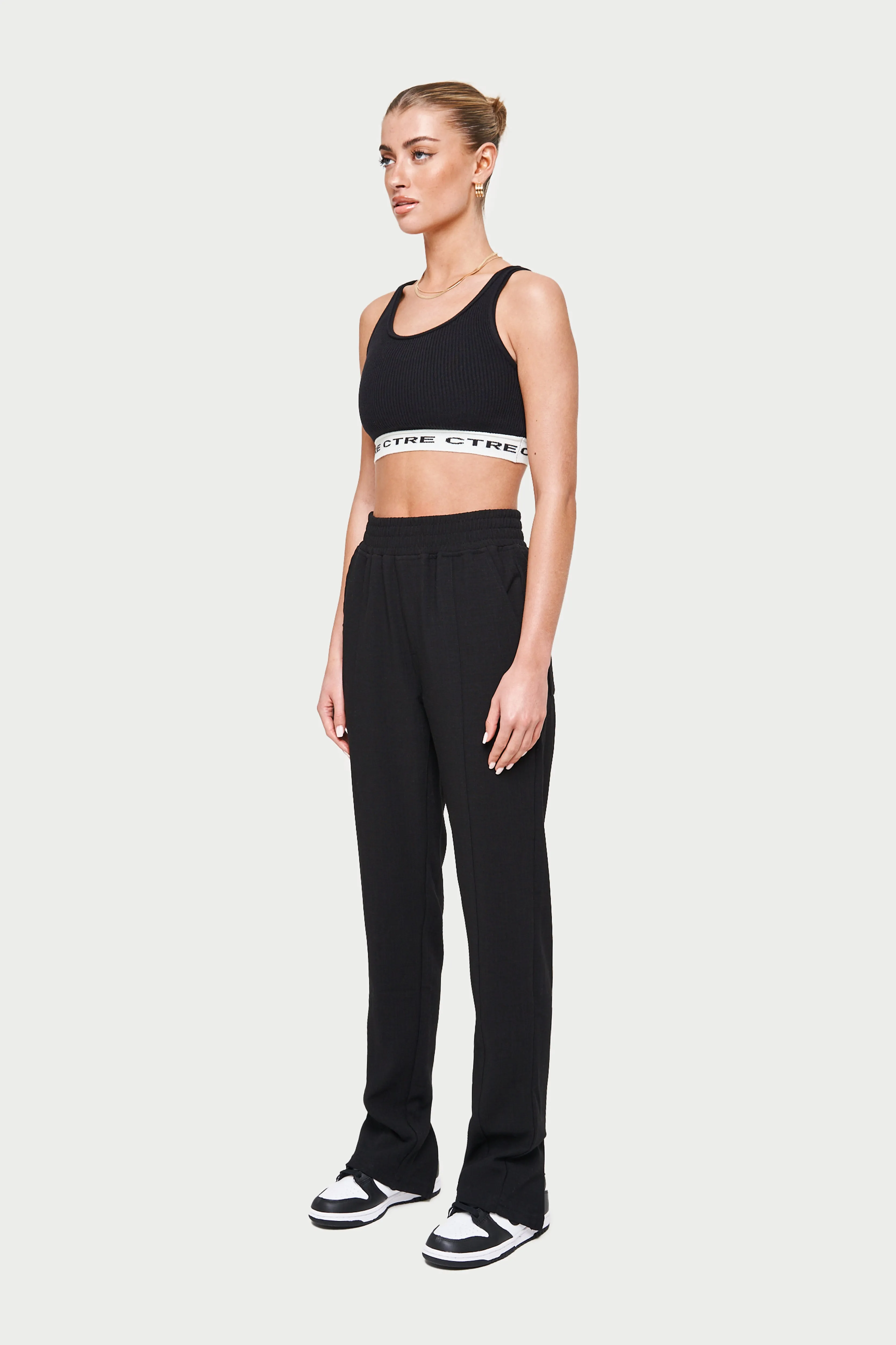 CTRE KNIT CROP TOP - BLACK