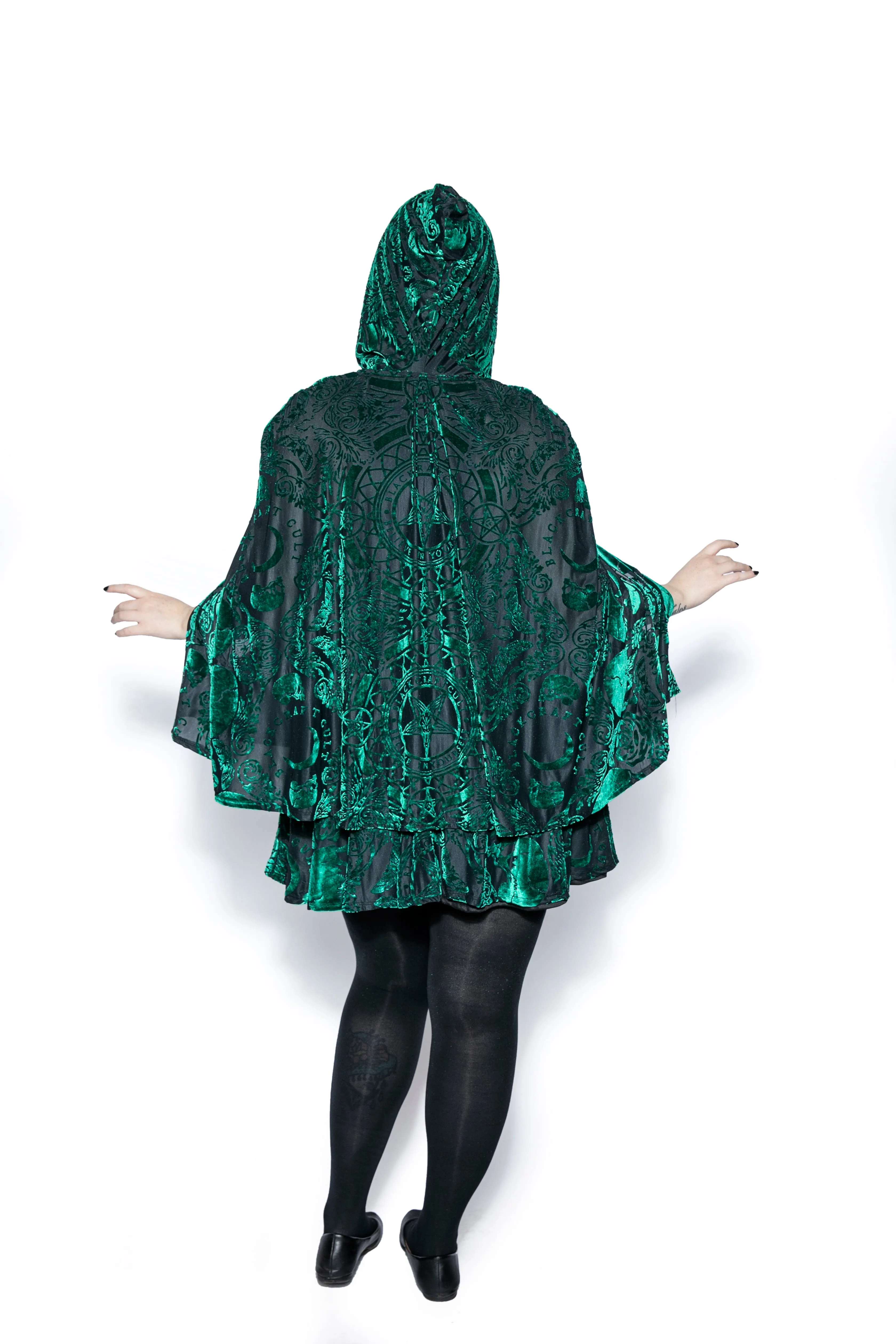 Green Baroque - Velvet Cape