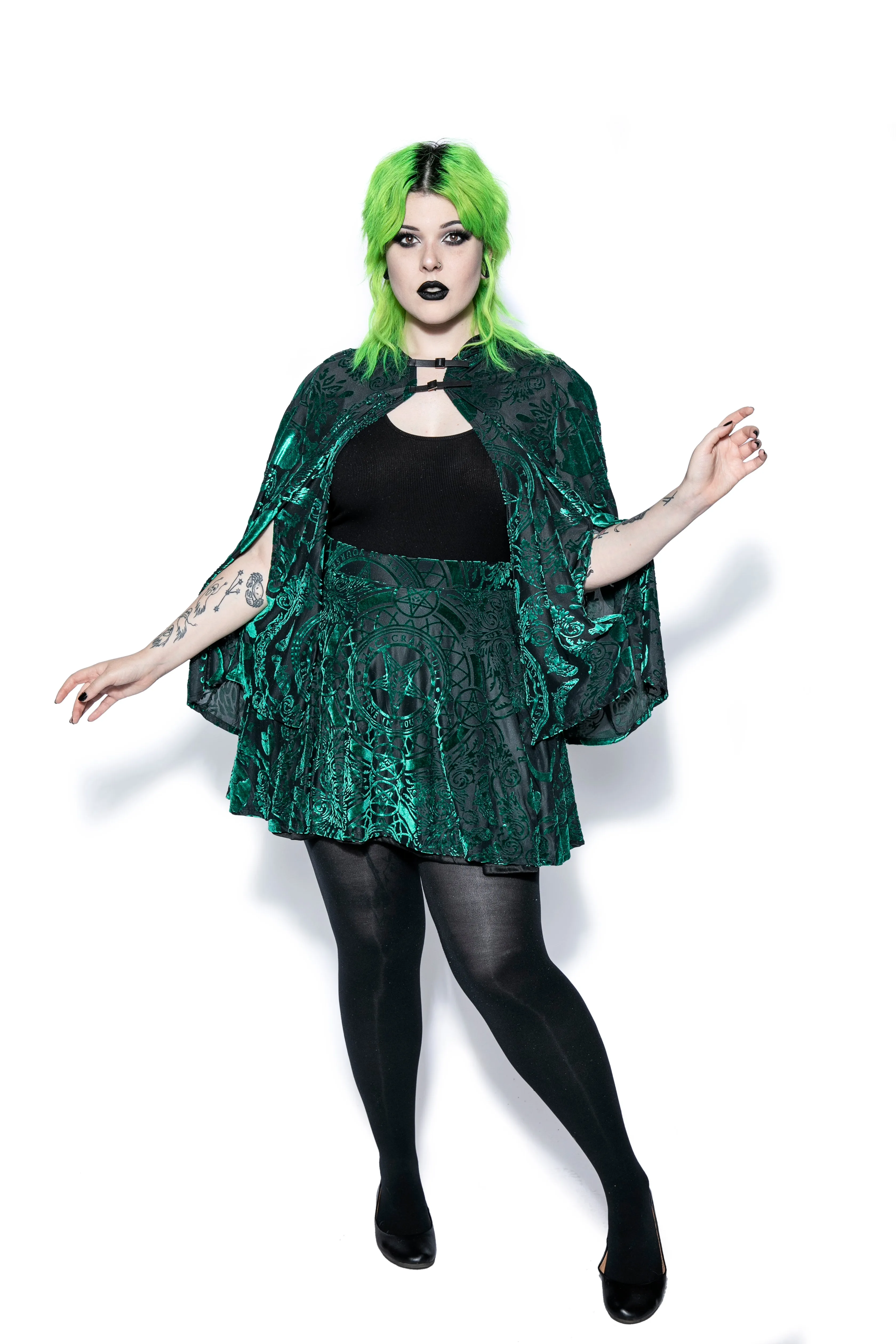 Green Baroque - Velvet Cape