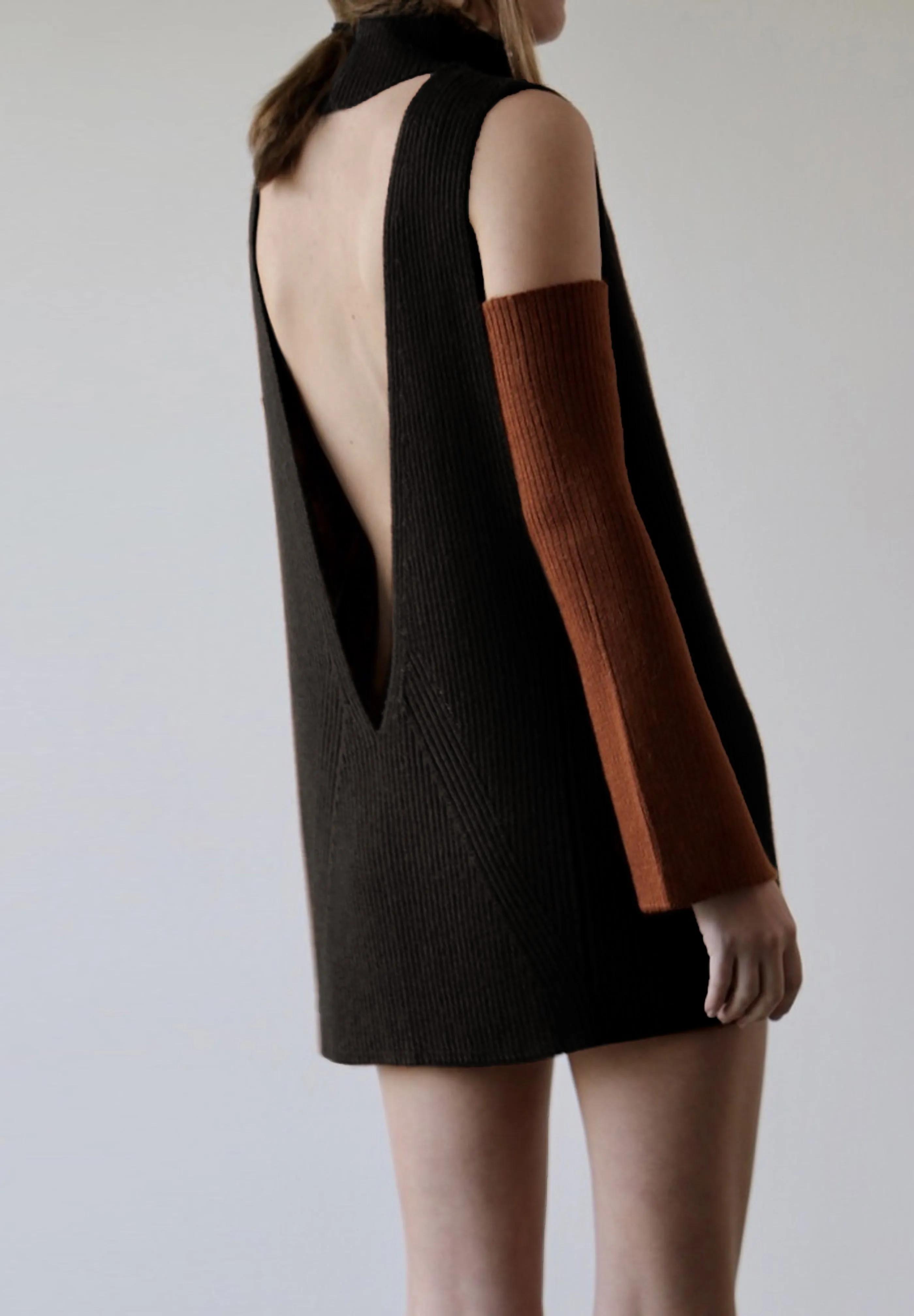 Ribbed Arm Warmers in Cognac