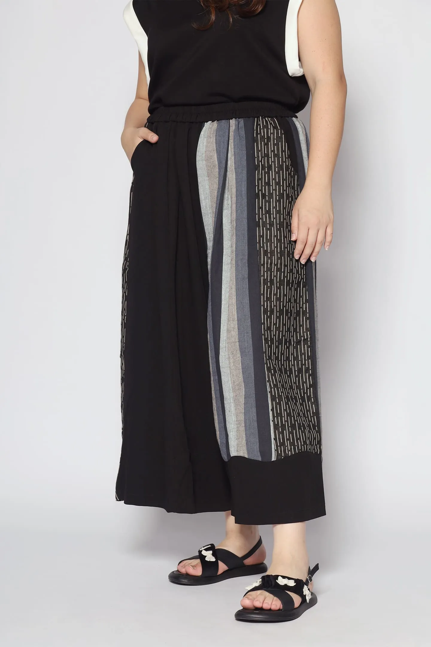 Soh Culottes in Black