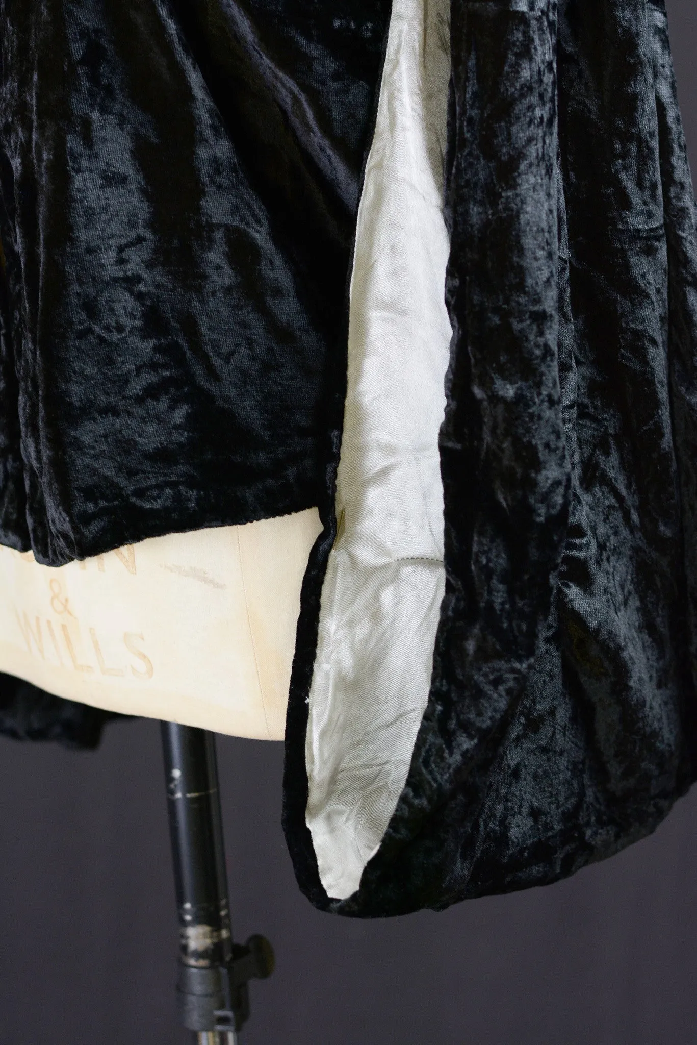 Vintage 1930s Black Velvet Kimono Jacket