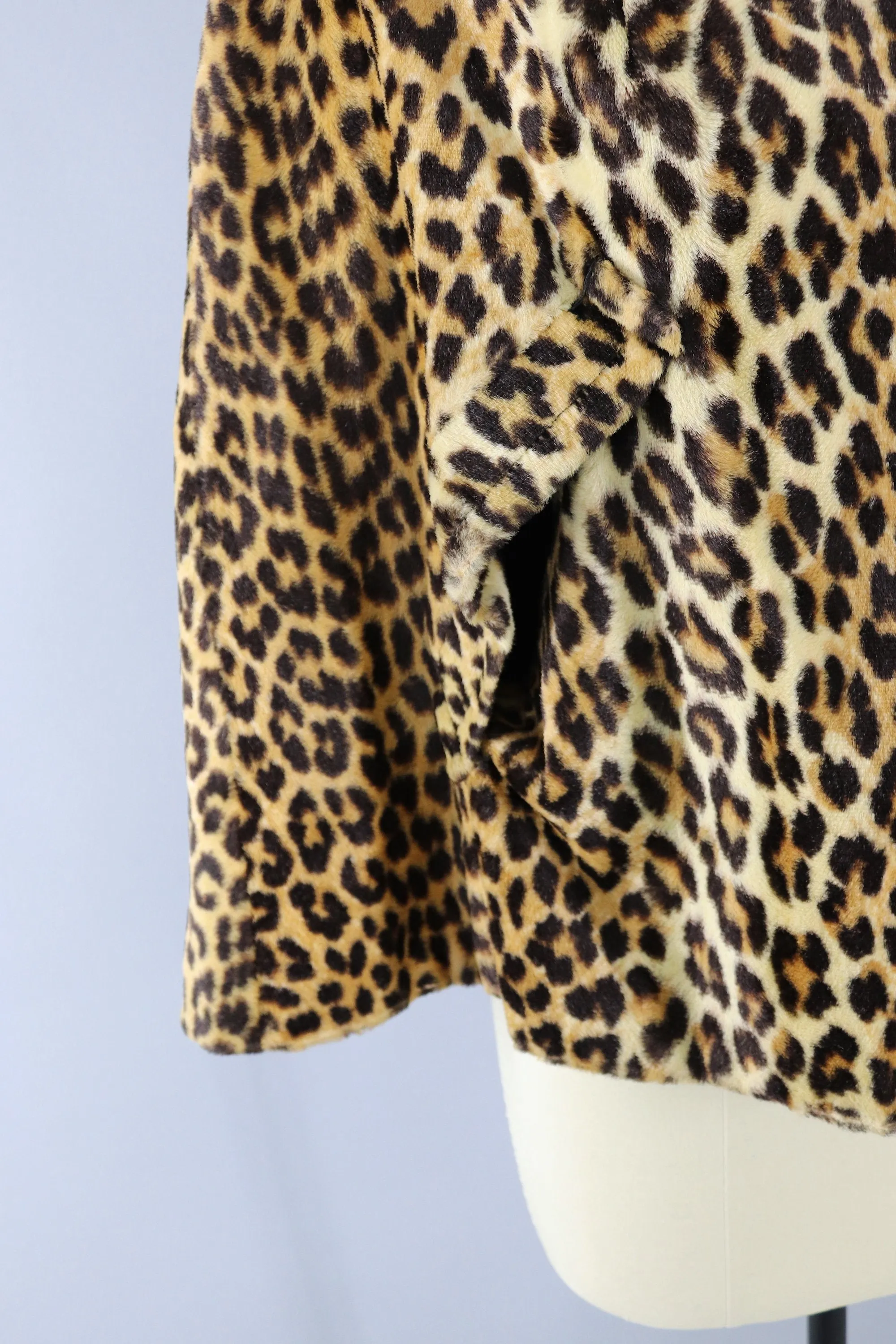 Vintage 1960s Leopard Faux Fur Cape Jacket